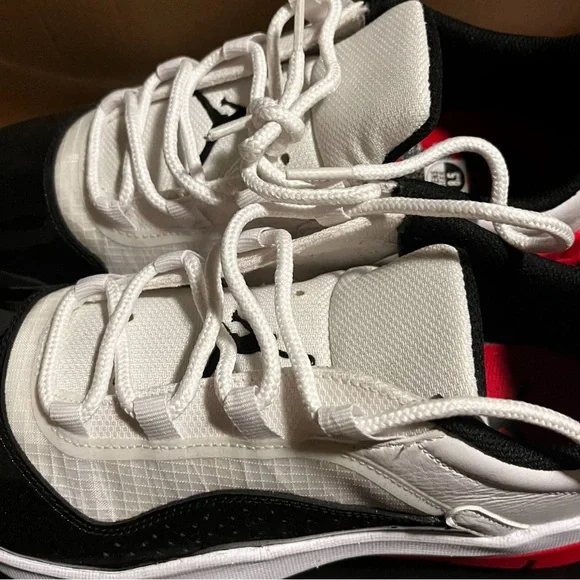 Jordan’s side 8.5 Good condition - Picture 3 of 3